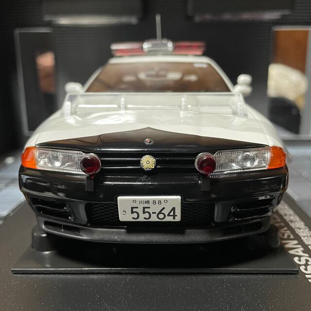 絶版激レア!新品1/18京商スカイライン GT-R (R32 )神奈川県警