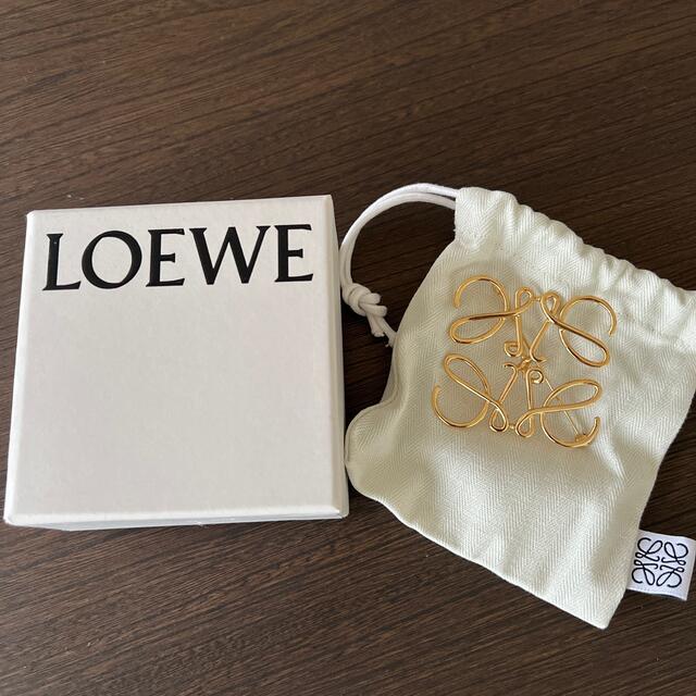 ロエベ　ロゴブローチ　LOEWEブローチ/コサージュ