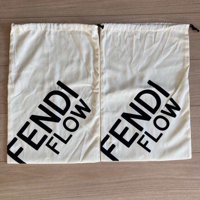 FENDI(フェンディ)の美品　FENDI 保存袋　布袋 レディースのバッグ(ショップ袋)の商品写真