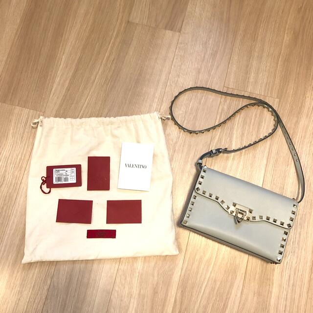 ホットセール VALENTINO ショルダーバッグ ロックスタッズスモール