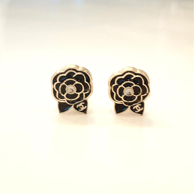 CHANEL シャネル カメリアイヤリング - イヤリング