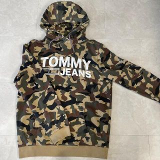 トミーヒルフィガー(TOMMY HILFIGER)のTOMMY JEANS トミージーンズ　パーカー　XL 迷彩　カモフラ(パーカー)