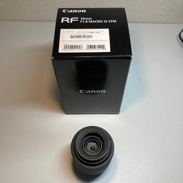 Canon(キヤノン)のCanon  RF35F1.8 マクロ IS STM スマホ/家電/カメラのカメラ(レンズ(単焦点))の商品写真