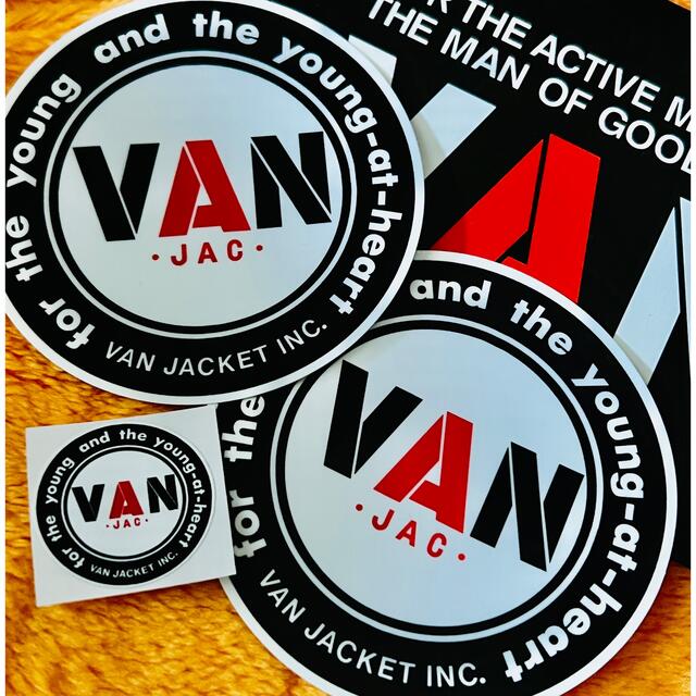 VAN JACKET販売促進品スチール製缶バッジ大小2個セット