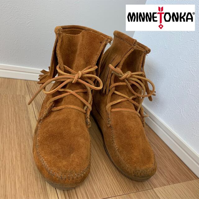 Minnetonka(ミネトンカ)のMINNETONKA  ミネトンカ　☺︎　フリンジ　ブーツ レディースの靴/シューズ(ブーツ)の商品写真