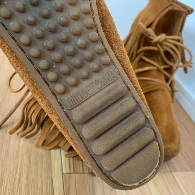 Minnetonka(ミネトンカ)のMINNETONKA  ミネトンカ　☺︎　フリンジ　ブーツ レディースの靴/シューズ(ブーツ)の商品写真