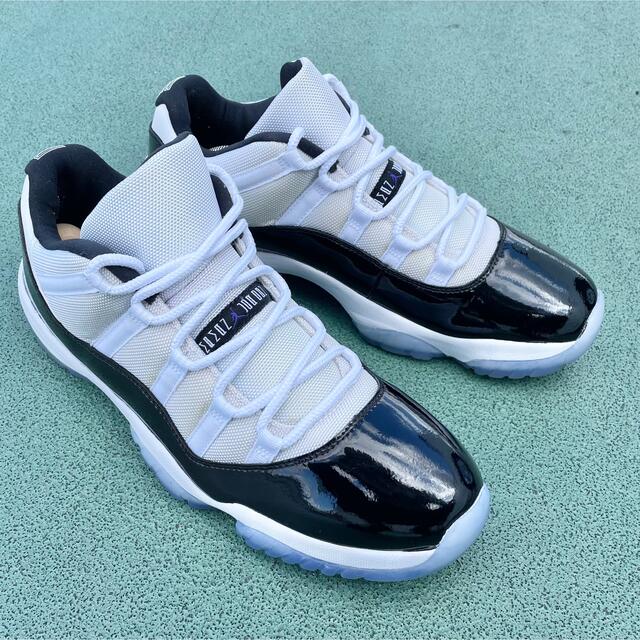 NIKE(ナイキ)のAIR JORDAN 11 low （2014-2015復刻） メンズの靴/シューズ(スニーカー)の商品写真