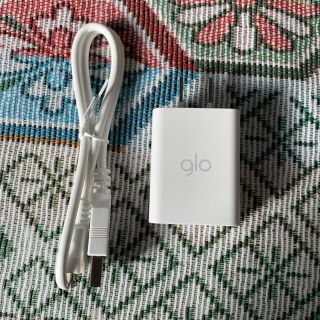 グロー(glo)のglo USBケーブルとACアダプター(Bタイプ)(バッテリー/充電器)