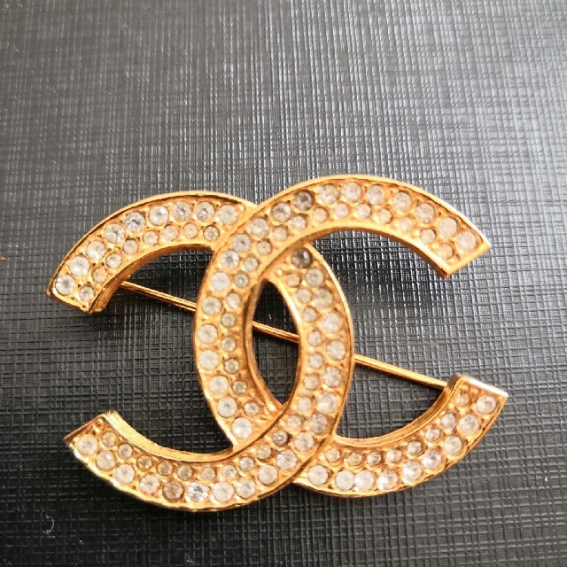 CHANEL ビンテージ ブローチ（箱付き）