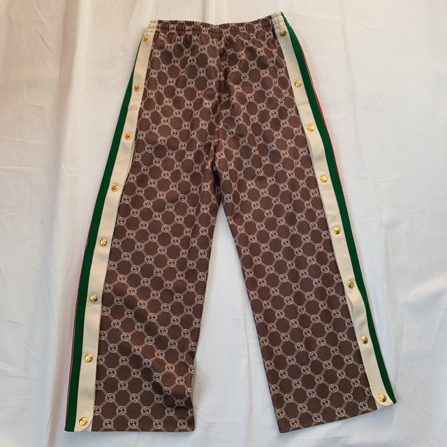 GUCCI - グッチ インターロッキングG スナップボタン ジョギング GUCCI - グッチ インターロッキングG スナップボタン ジョギング