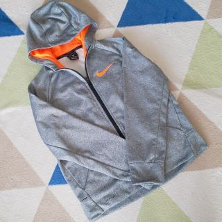 ナイキ(NIKE)の【美品】NIKE ナイキ 裏起毛 パーカー(M)(ジャケット/上着)