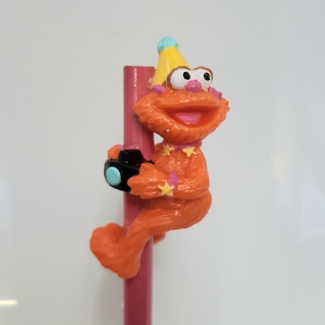 SESAME STREET(セサミストリート)の【新品・未使用】セサミストリート キャラクター マグカップ&フィギュア鉛筆 エンタメ/ホビーのフィギュア(その他)の商品写真