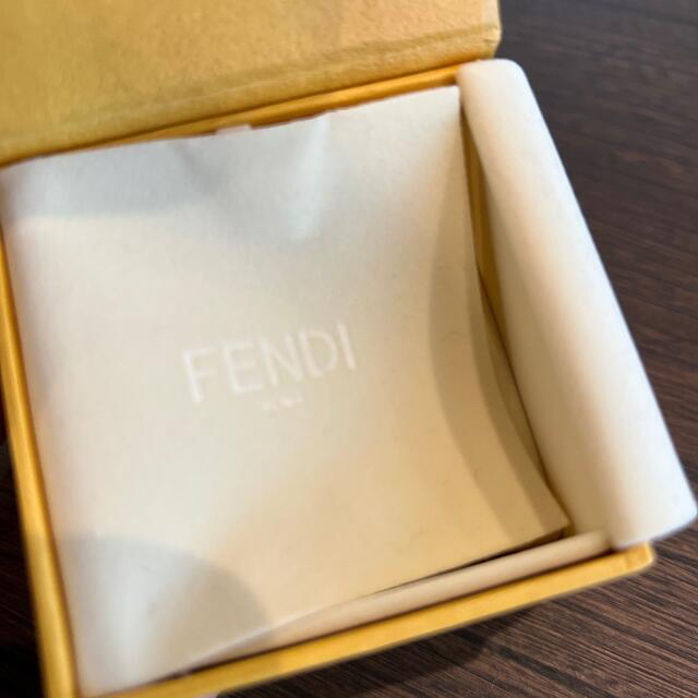 フェンディ　ピアス　FENDI 2