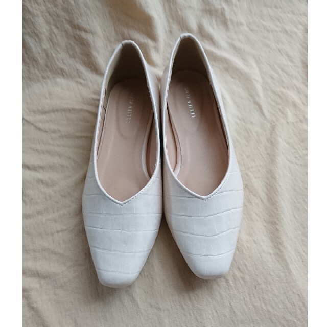 パンプス  ローヒール 白 クロコ レディースの靴/シューズ(ハイヒール/パンプス)の商品写真