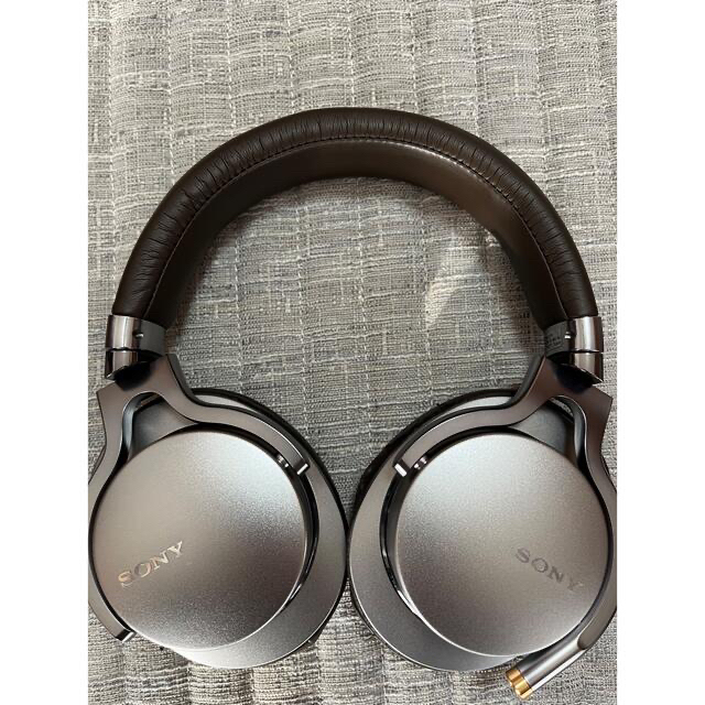 SONY(ソニー)のSONY MDR-1A シルバー スマホ/家電/カメラのオーディオ機器(ヘッドフォン/イヤフォン)の商品写真