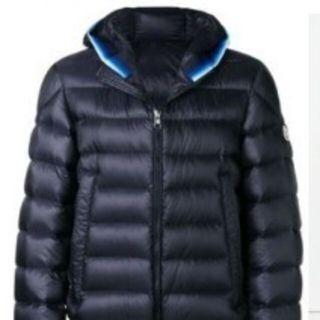 モンクレール(MONCLER)のMONCLER "AVRIEUX" フード付き ダウンジャケット（タグ有り）(ダウンジャケット)