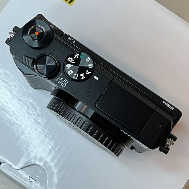 Nikon 1 J5 ダブルレンズキット BLACK Nikon 1 J5 ダブルレンズキット BLACK