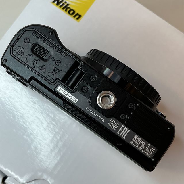 Nikon 1 J5 ダブルレンズキット BLACK Nikon 1 J5 ダブルレンズキット BLACK