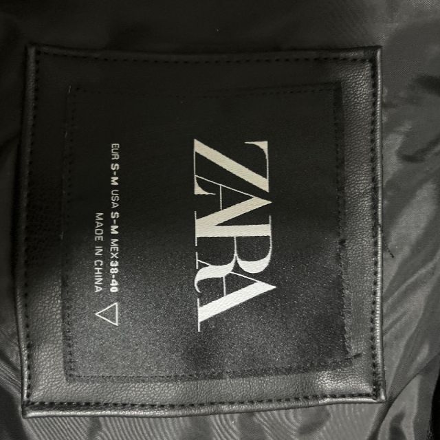 ZARA - 美品 ZARA ザラ エンボス レザー ダウンベスト S-Mサイズ