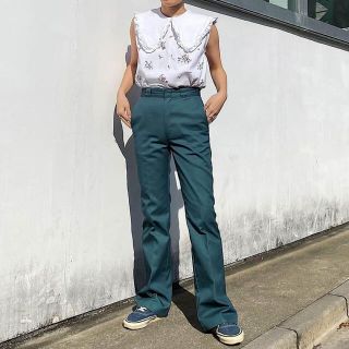 ホリデイ(holiday)のHOLIDAY DICKIES レースアップフレアパンツ　グリーン(チノパン)