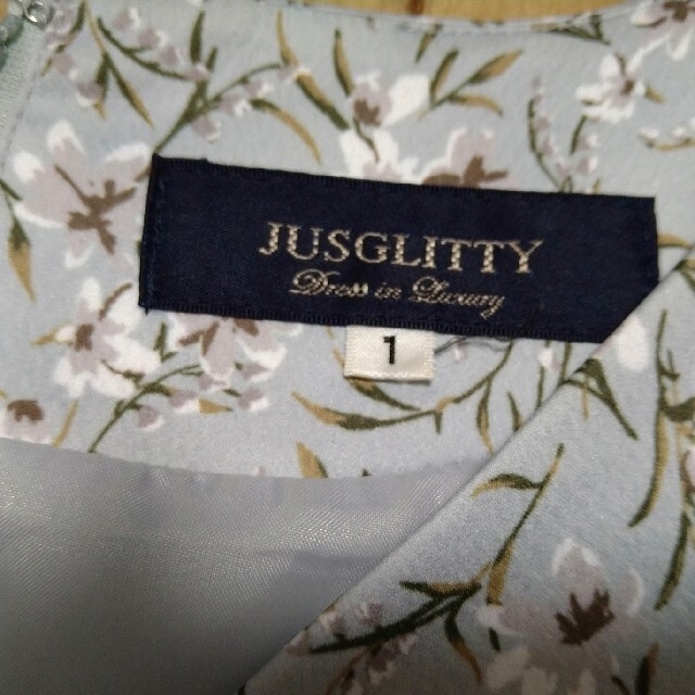 JUSGLITTY(ジャスグリッティー)のjusglitty　小花柄ロングワンピース レディースのワンピース(ロングワンピース/マキシワンピース)の商品写真