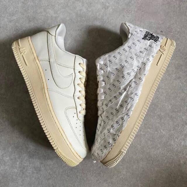 NIKE AIR FORCE 1 07 LV8 MADE YOU LOOK 白 | フリマアプリ ラクマ