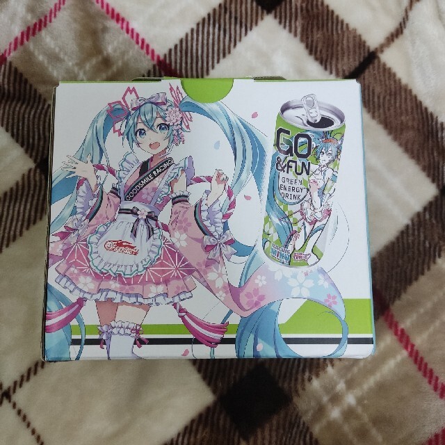 初音ミク　レーシングミク2012　エナジードリンク　GO&FUN 食品/飲料/酒の飲料(ソフトドリンク)の商品写真