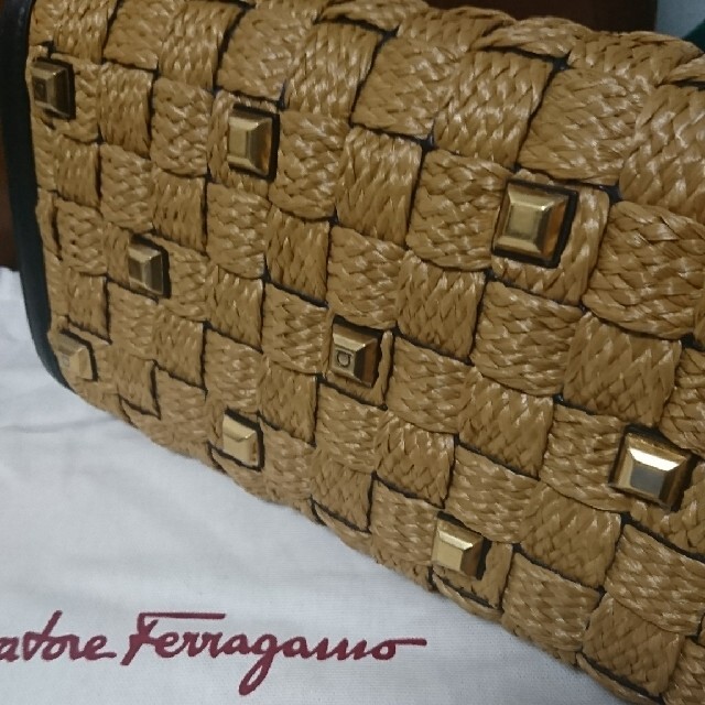 Salvatore Ferragamo(サルヴァトーレフェラガモ)のサルヴァトーレフェラガモ  定価38万5千円 スタジオバッグ レディースのバッグ(ハンドバッグ)の商品写真