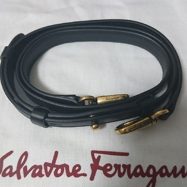 Salvatore Ferragamo(サルヴァトーレフェラガモ)のサルヴァトーレフェラガモ  定価38万5千円 スタジオバッグ レディースのバッグ(ハンドバッグ)の商品写真