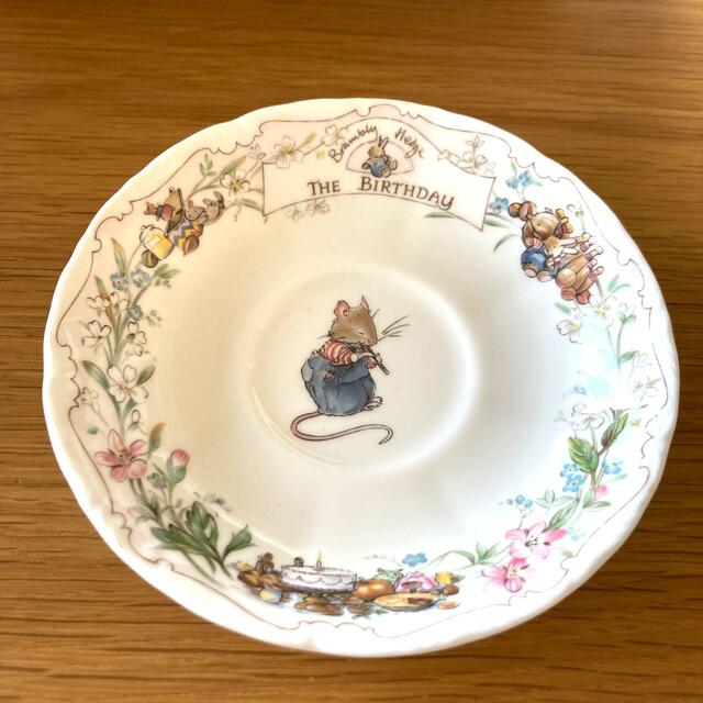 Royal Doulton(ロイヤルドルトン)のロイヤルドルトン　ブランブリーヘッジ　バースデーソーサーのみ インテリア/住まい/日用品のキッチン/食器(食器)の商品写真