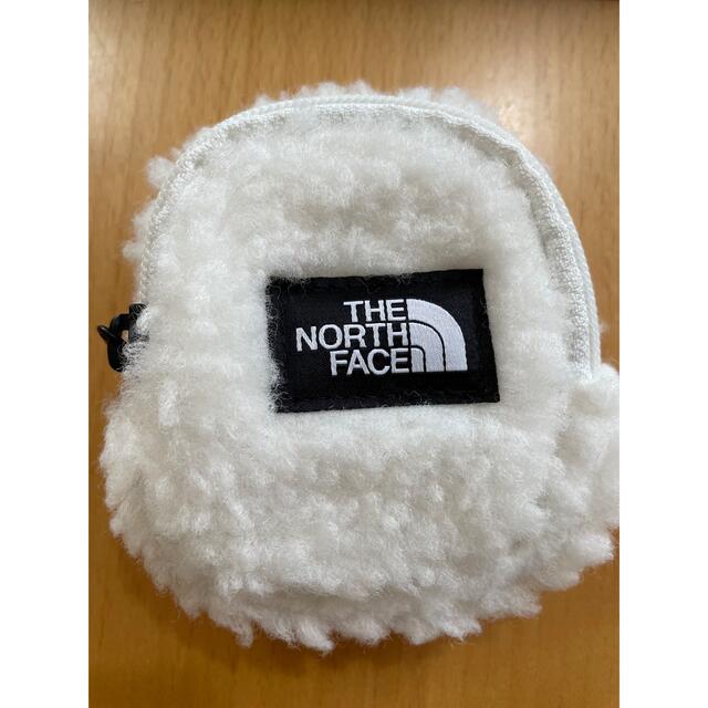 THE NORTH FACE(ザノースフェイス)の韓国限定ノースフェイス モコモコ素材のミニポーチ ミニ財布 ホワイト白 レディースのファッション小物(コインケース)の商品写真