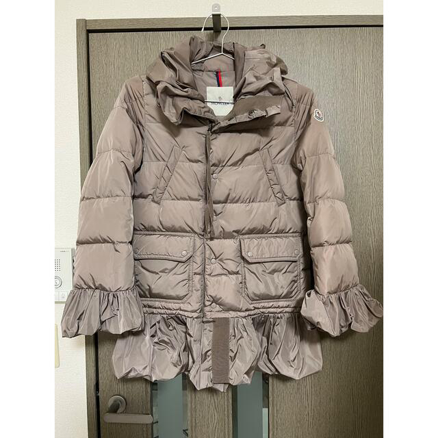 MONCLER(モンクレール)のモンクレール　貴重商品◆ベージュダウン レディースのジャケット/アウター(ダウンコート)の商品写真