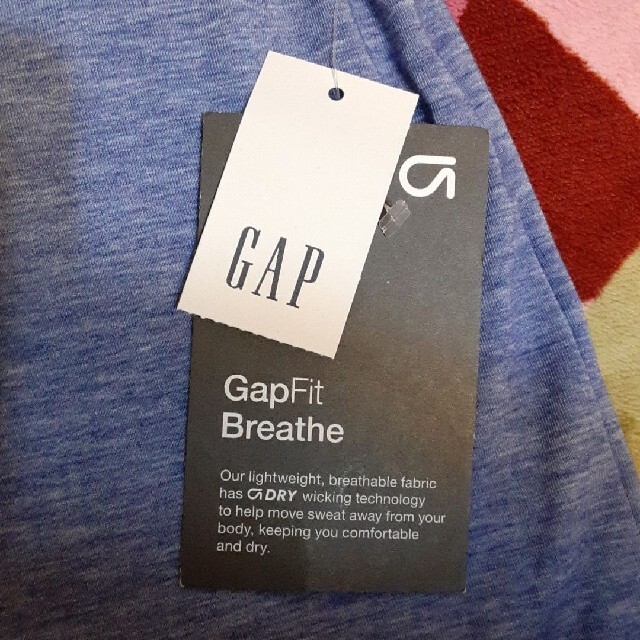 GAP(ギャップ)のGapFit Breathe Tシャツ  XS スポーツ/アウトドアのトレーニング/エクササイズ(ヨガ)の商品写真