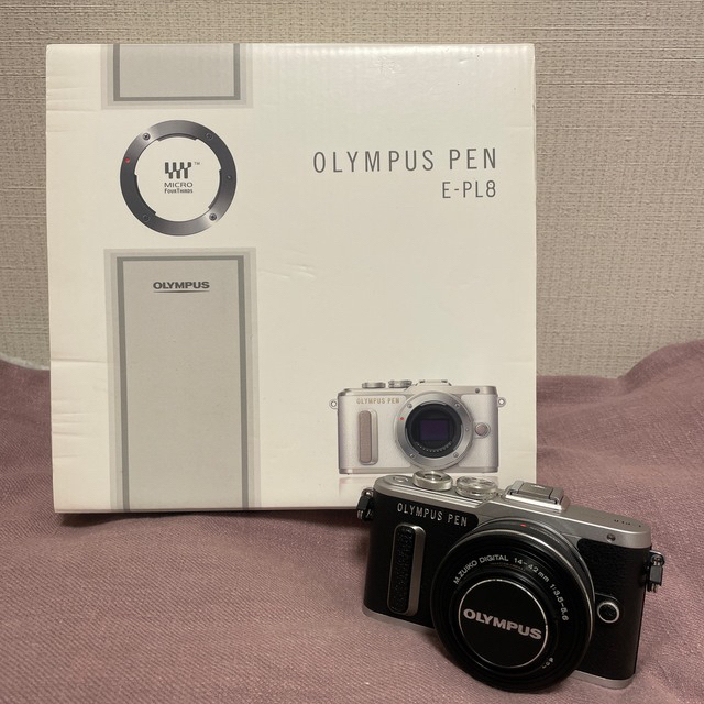 Olympus PEN E-PL8 Mirrorless Camera with 14-42mm II R Lens - White