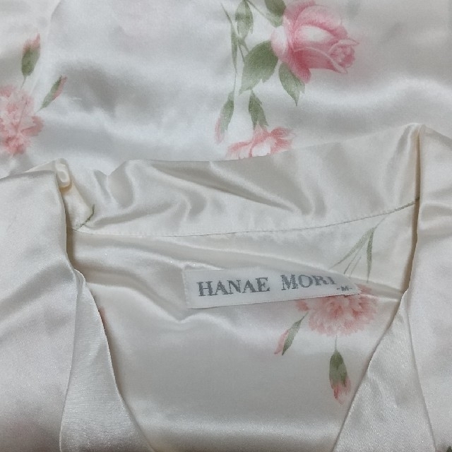 HANAE MORI(ハナエモリ)のハナエモリ シルクパジャマ 絹 シルク100％パジャマ レディースのルームウェア/パジャマ(パジャマ)の商品写真