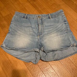 エイチアンドエム(H&M)のH&M デニム　ショートパンツ　38(ショートパンツ)