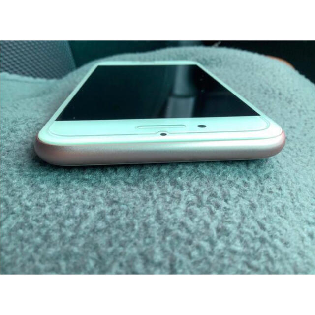 Apple(アップル)のiphone7 ローズゴールド　32GB Sim フリー スマホ/家電/カメラのスマートフォン/携帯電話(スマートフォン本体)の商品写真