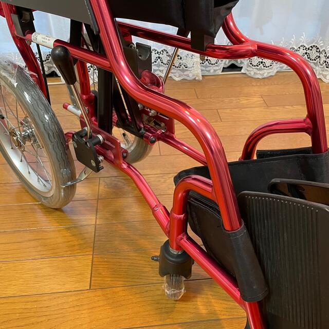 ♿️介助式 車椅子 とても軽くスイスイ小回り 持ち運びが楽な コンパクトタイプ
