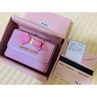 ミュウミュウ(miumiu)のmiumiu ミニ財布　リボン(財布)