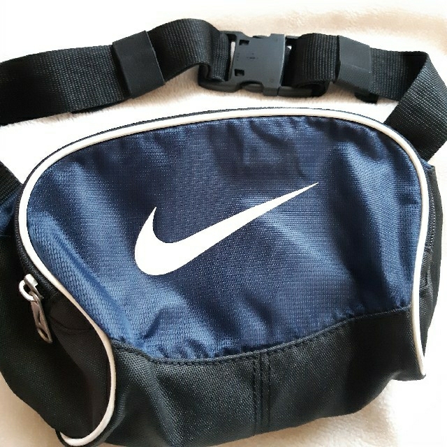 NIKE ナイキ ボディバッグ ウエストバッグ ネイビー 紺の通販 by NIKE ナイキ ボディバッグ ウエストバッグ ネイビー 紺の通販 by