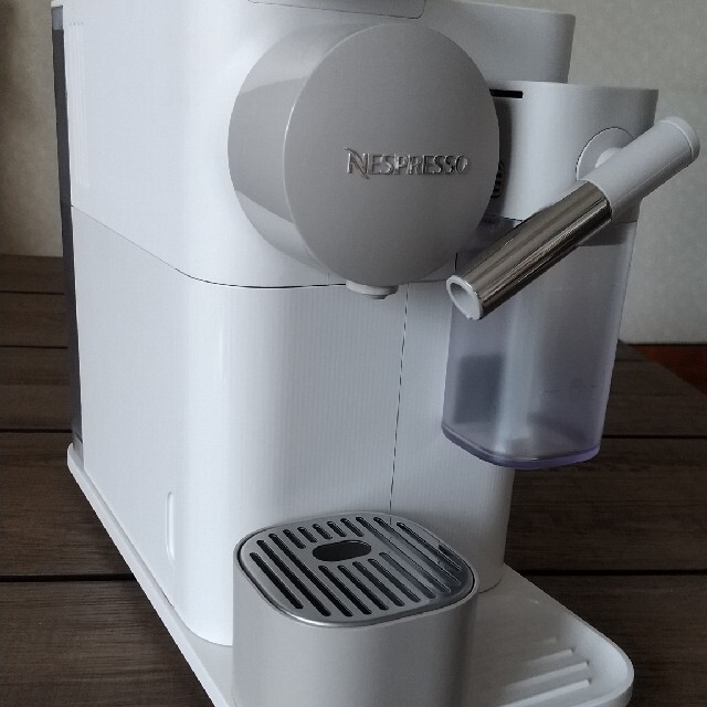 数々のアワードを受賞】 コーヒーメーカー ネスプレッソ 美品 ...