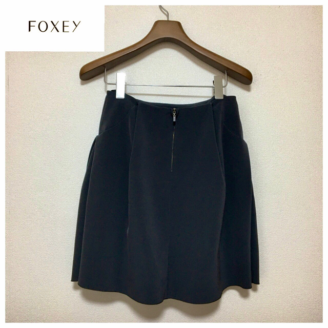 FOXEY(フォクシー)のフォクシーニューヨーク　イリプスフレア　38 レディースのスカート(ひざ丈スカート)の商品写真