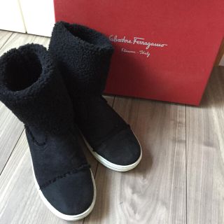 サルヴァトーレフェラガモ(Salvatore Ferragamo)のSALE‼️フェラガモ ムートンブーツ スニーカー ボア 黒(ブーツ)