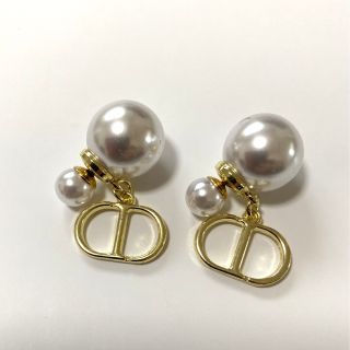 クリスチャンディオール(Christian Dior)のディオール　ピアス(ピアス)