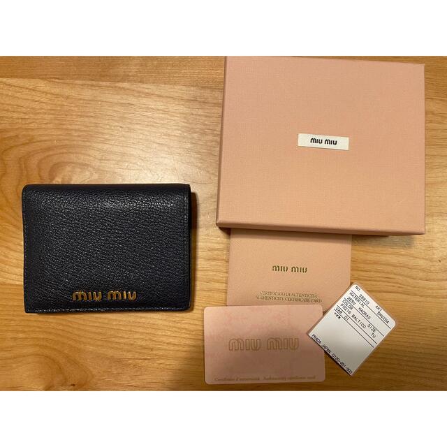 miumiu 二つ折り財布　マドラス