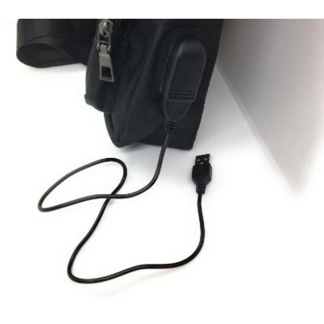 ボディーバッグ　メンズ　ブラック　専用ケーブル付き メンズのバッグ(ボディーバッグ)の商品写真