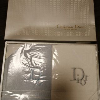 クリスチャンディオール(Christian Dior)の未使用　クリスチャンディオール ハンドタオル　ウォッシュタオル２枚(ハンカチ)