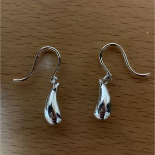 ティファニー ティアドロップ ピアスの通販 100点以上 Tiffany Co のレディースを買うならラクマ ティファニー ティアドロップ ピアスの通販 100点以上 Tiffany Co のレディースを買うならラクマ