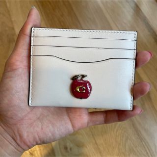 コーチ(COACH)のコーチ　カードケース  アップル(その他)