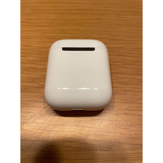 Apple(アップル)の【値下げ】【匿名配送】AirPods（第一世代） スマホ/家電/カメラのオーディオ機器(ヘッドフォン/イヤフォン)の商品写真